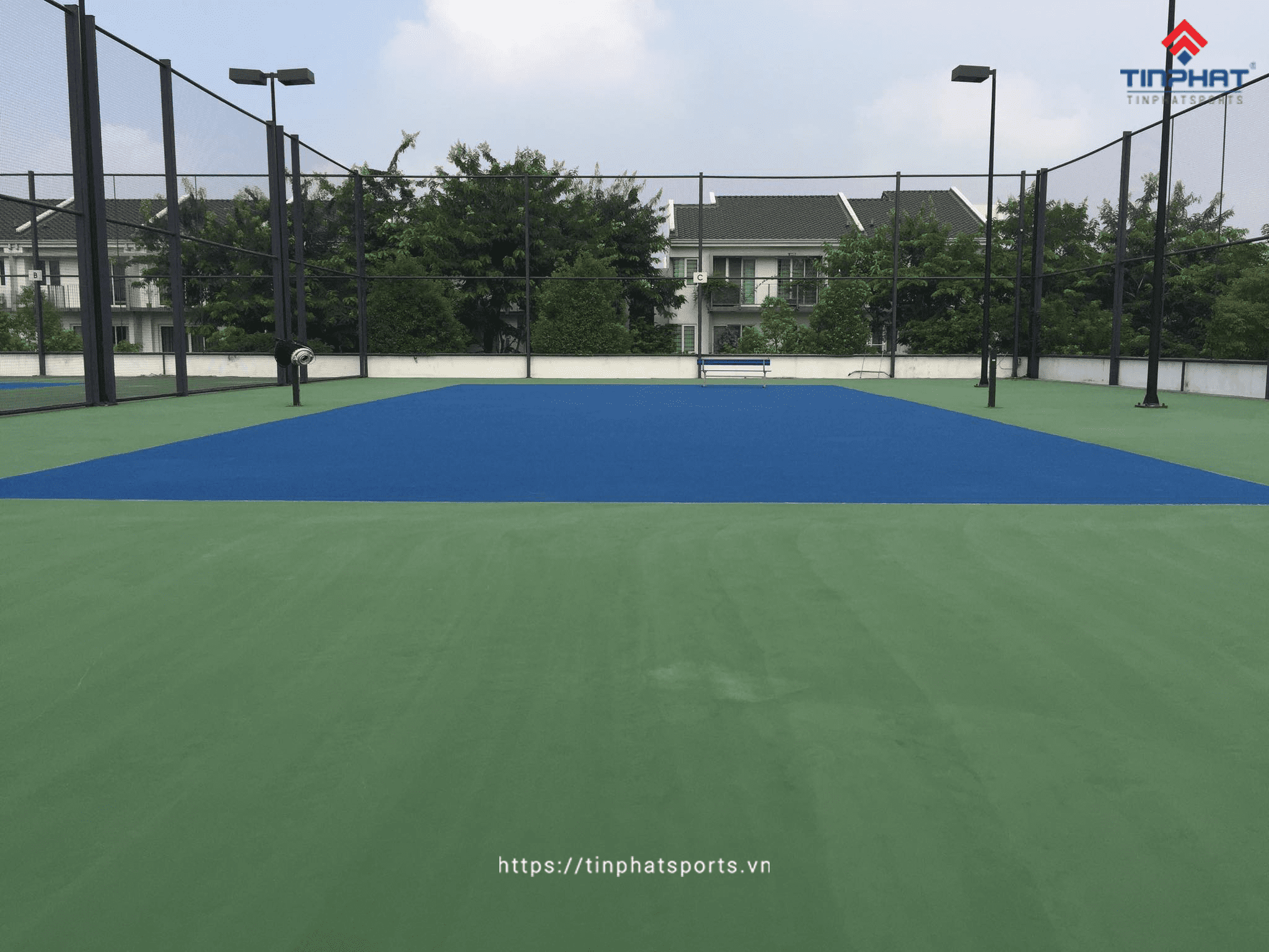 Độ phẳng tiêu chuẩn sân tennis