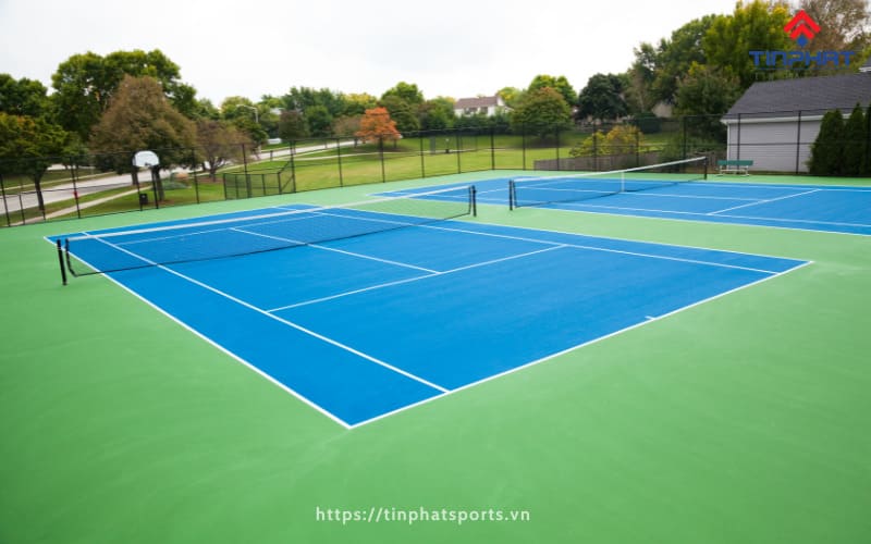 Sân tennis cỏ là loại sân khá hiếm hiện nay