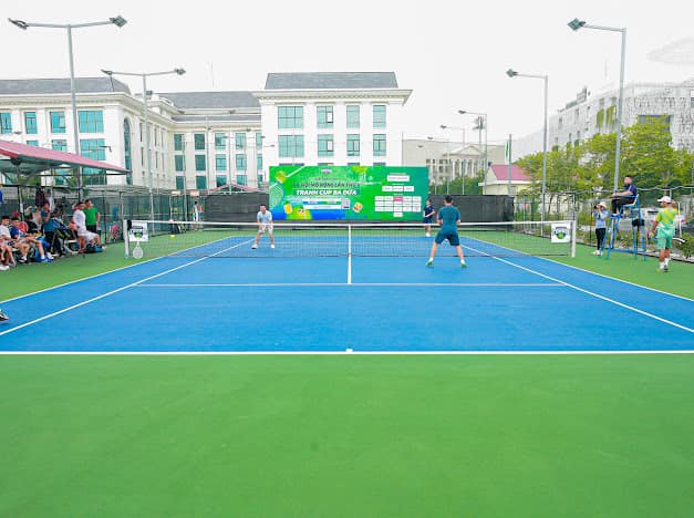 sân tennis Lan Anh