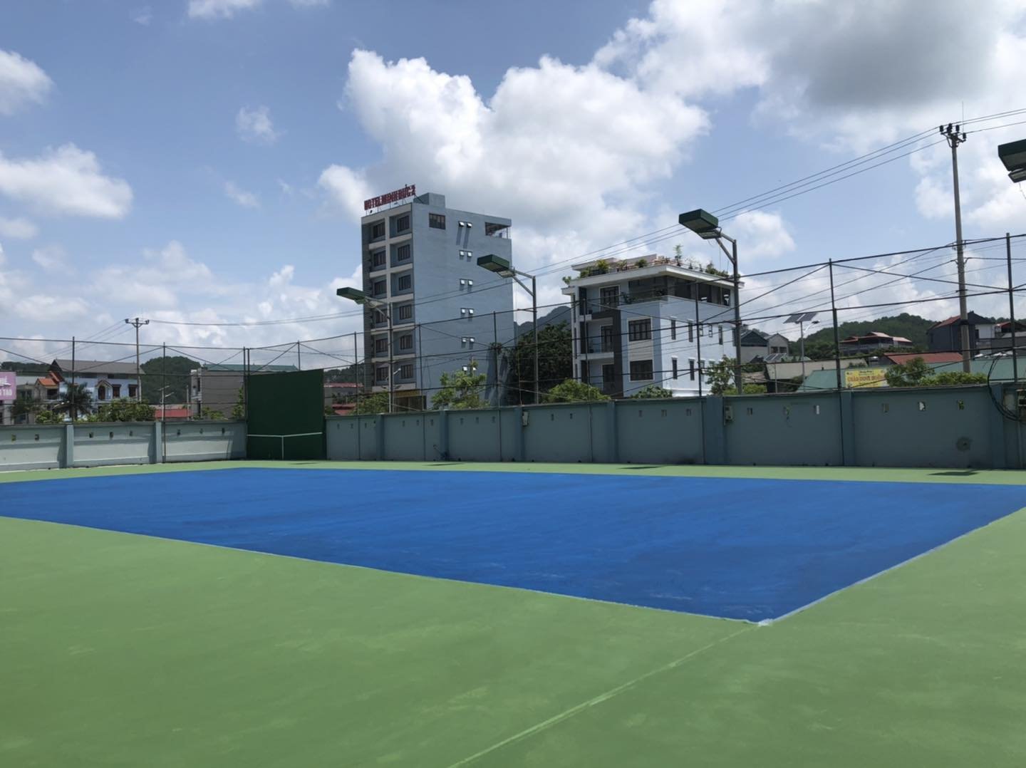 sơn sân tennis