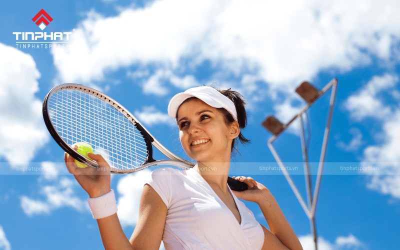 Tennis là một môn thể thao tuyệt vời không chỉ bảo vệ trái tim của bạn mà còn giúp đốt cháy calo và giảm cân hiệu quả