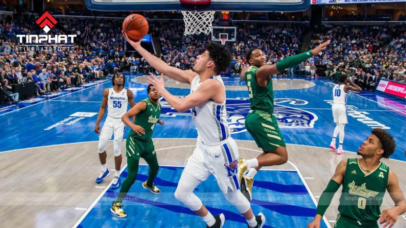 Trận đấu bóng rổ theo quy định của FIBA tuân theo cấu trúc gồm 4 hiệp, mỗi hiệp kéo dài 10 phút