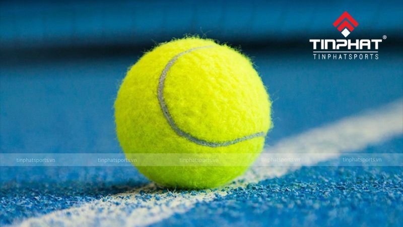 Bóng tennis cũ có mức giá khoảng 10,000 VND/quả (dưới 50 quả) và 8,000 VND/quả (trên 50 quả)