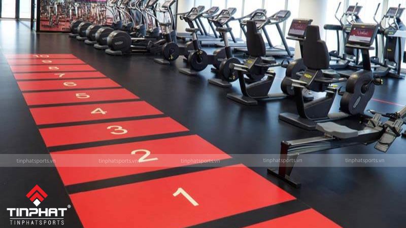 Gạch cao su phòng gym là loại vật liệu lát sàn chuyên dụng cho các phòng tập thể hình