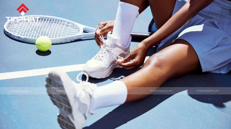 Lựa chọn giày tennis phù hợp với bề mặt sân