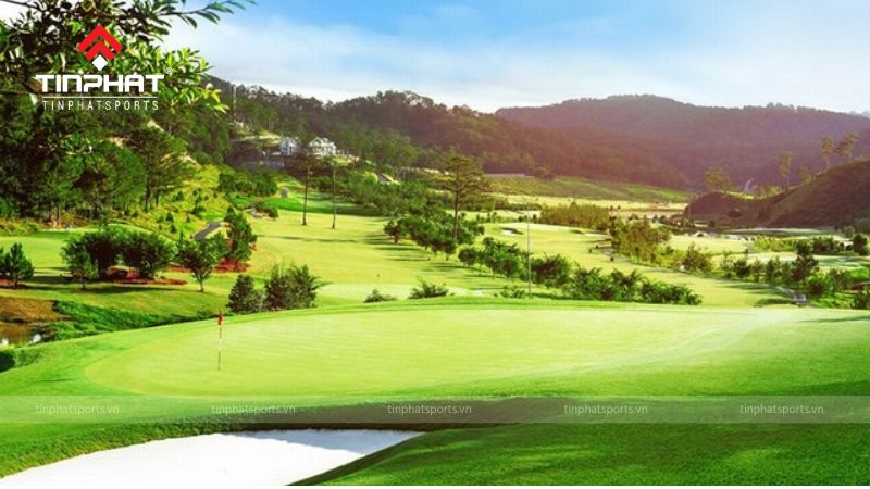 Sacom Tuyền Lâm còn sở hữu sân tập rộng rãi với driving range, putting green, chipping green,...