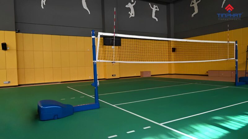 Hệ thống lưới chắn bóng khi thi công sân bóng chuyền