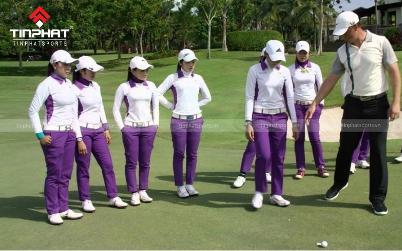 Có nhiều lợi ích khi làm nhân viên sân golf