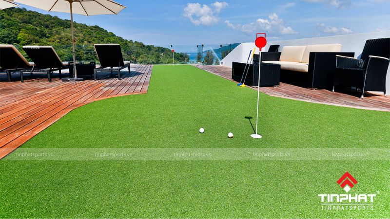 Sân tập golf mini trên sân thượng