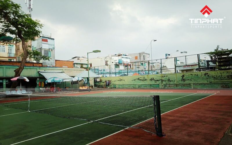 Sân tennis công viên Lê Thị Riêng