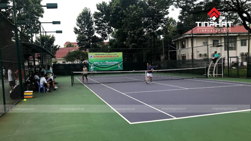 Sân tennis Điện Lực nằm tại quận 12 là một địa điểm lý tưởng cho những ai đam mê môn thể thao quý tộc này