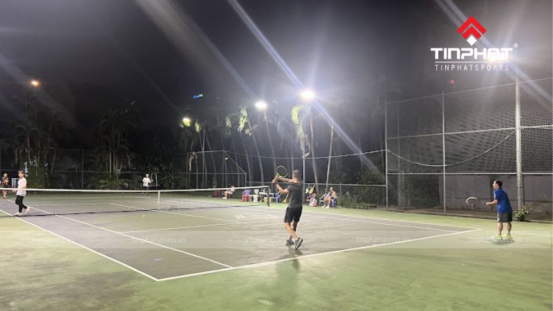 Sân tennis Trúc Giang là điểm đến quen thuộc của cộng đồng yêu tennis tại khu vực