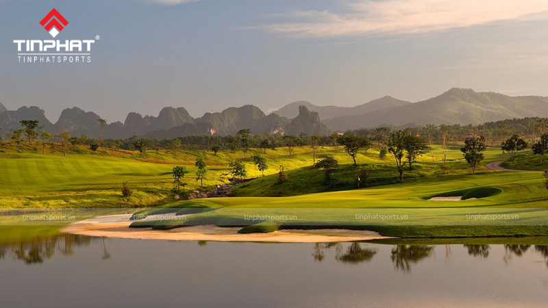 Không gian về chiều của Sân golf Hà Nội Sky Lake Resort & Golf Club