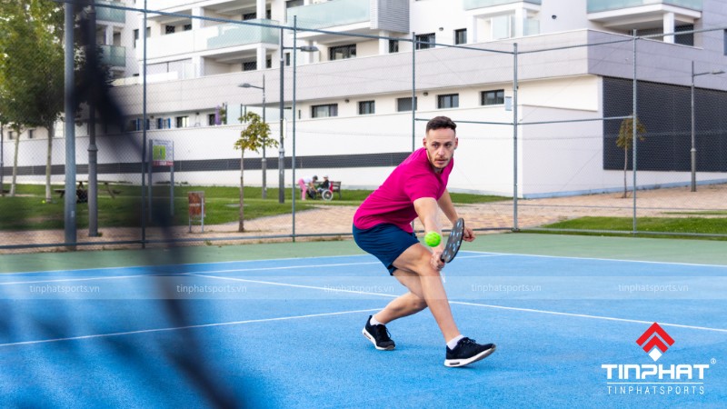 Kỹ thuật đánh backhand trong pickleball