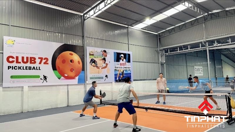 Sân Pickleball Vũng Tàu 72 sở hữu 2 sân đấu đạt chuẩn quốc tế với mặt sân được làm bằng nhựa composite