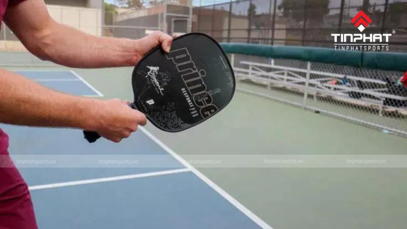 Cách cầm vợt Pickleball kiểu Continental Grip