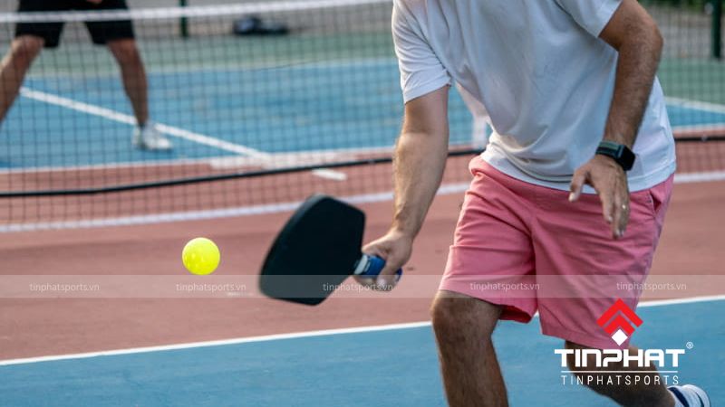 Khi mới bắt đầu hành trình pickleball, chọn vợt phù hợp đóng vai trò then chốt cho sự tiến bộ của bạn