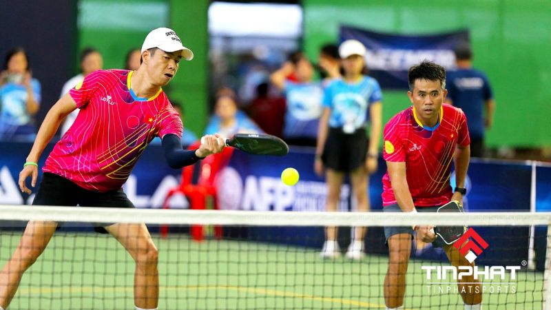 Trang phục pickleball chuyên dụng được thiết kế đặc biệt để tối ưu hóa hiệu suất thi đấu