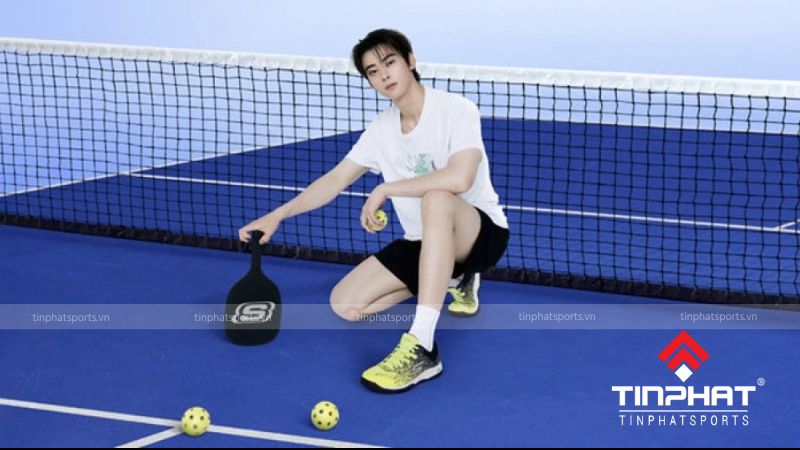 Không còn bó buộc trong những bộ đồ đơn điệu, trang phục pickleball ngày nay ngày càng đa dạng về kiểu dáng