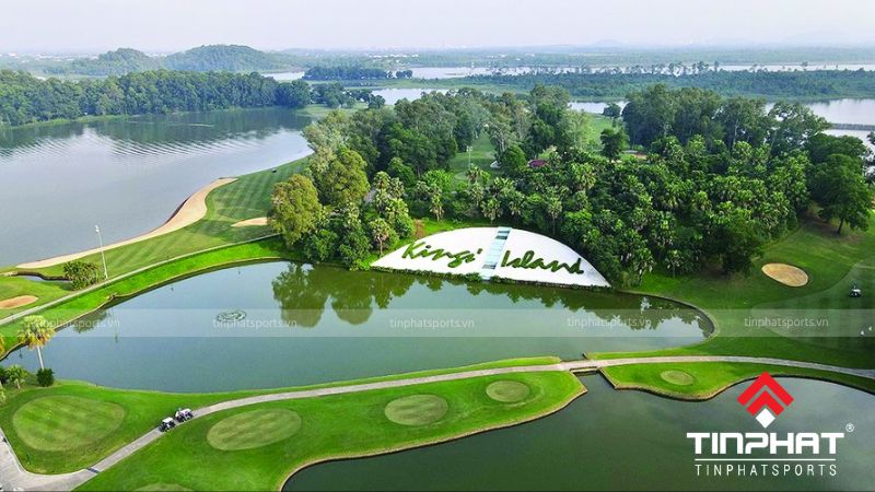 Sân Golf Đồng Mô - Hà Nội có cảnh quan đẹp với hồ nước, núi non