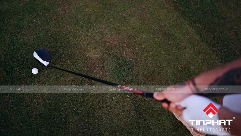 Người chơi nên chuẩn bị đầy đủ dụng cụ cần thiết cho bộ môn chơi golf này