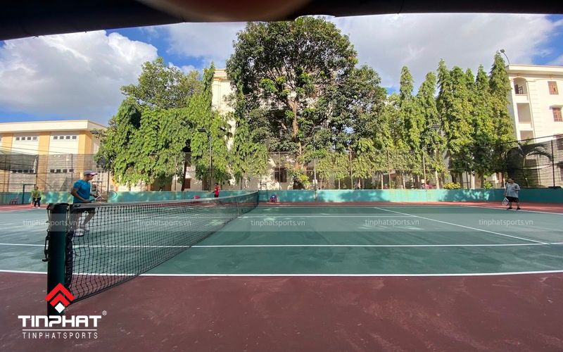 Sân tennis 242 Cộng Hòa