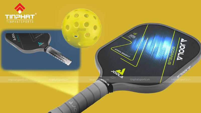 Mẫu vợt pickleball có độ cân bằng nhẹ đầu