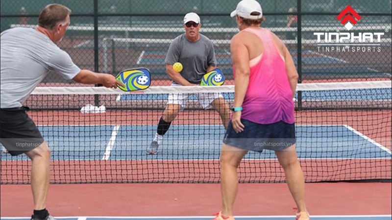 Vợt Pickleball Amasport được chế tạo từ hai loại vật liệu chính: Graphite và hợp kim nhôm