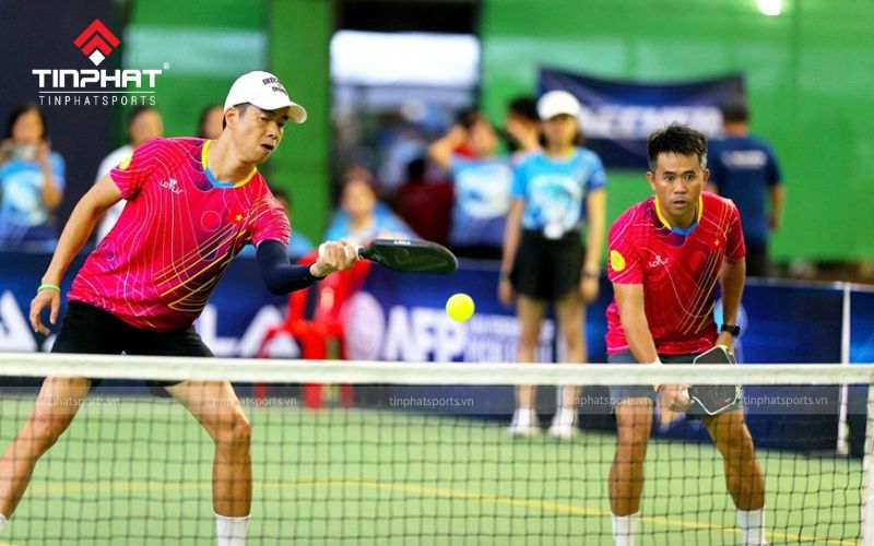 Pickleball có luật chơi đơn giản, ít đòi hỏi thể lực