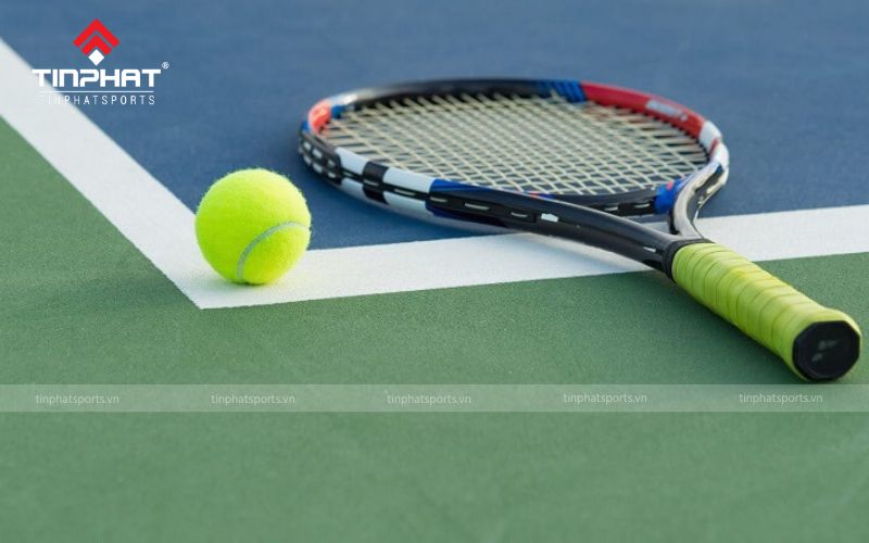 Vợt tennis cán số 2 có kích thước từ 10,6 đến 11 cm