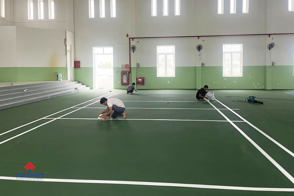 kẻ vạch sân cầu lông