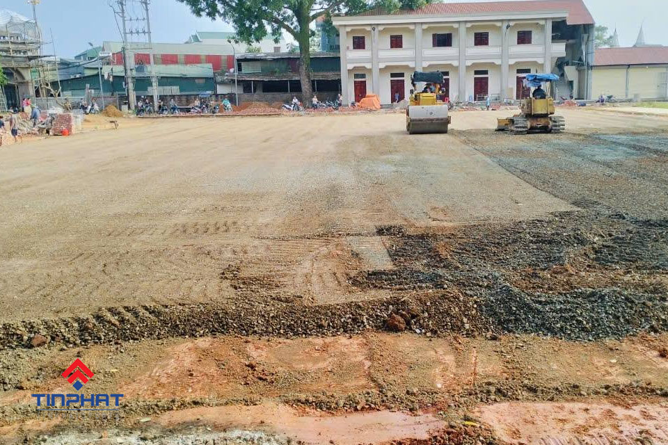 Thi công nền sân cỏ nhân tạo 5 người